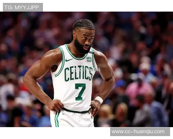 杰伦布朗连续9场比赛得分30平伯德队史纪录展现超强实力