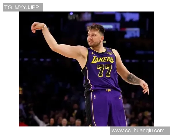 斯玛特强调东契奇在进攻与防守两端都需承担重任与高标准要求